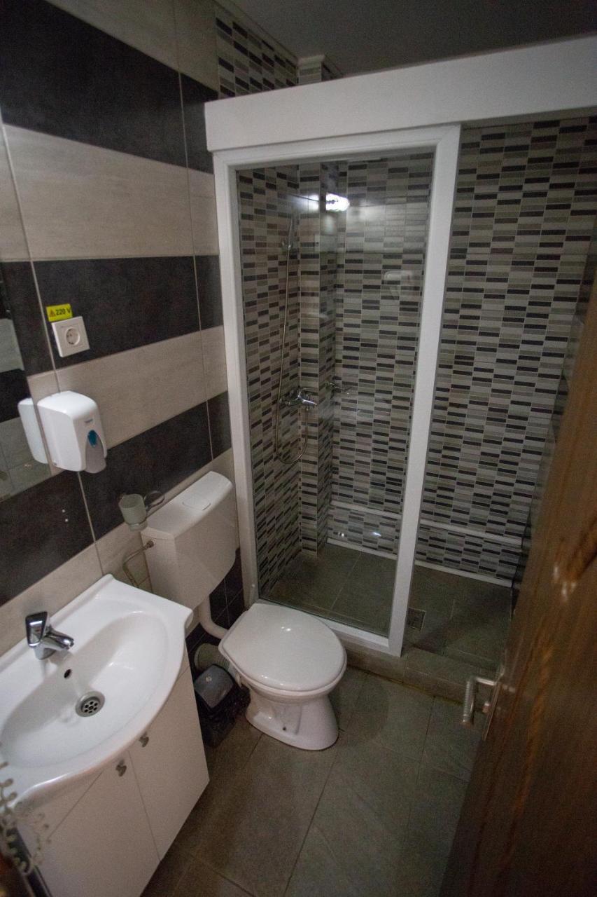 Hotel Casa Alex Târgu Jiu Zewnętrze zdjęcie